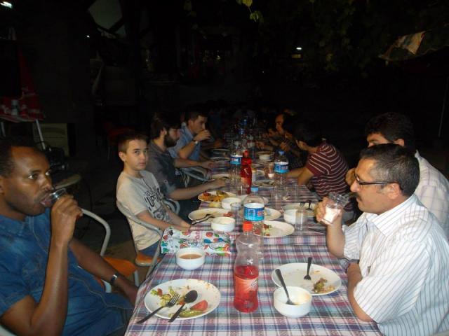 Ankaraya Hicret Etmiş 150 Somalili Mühacir Kardeşimize İftar Verdik-2