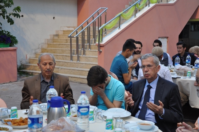 “ÜMMET SOFRASI KARDEŞLİK İFTARIMIZI” YAPTIK-11