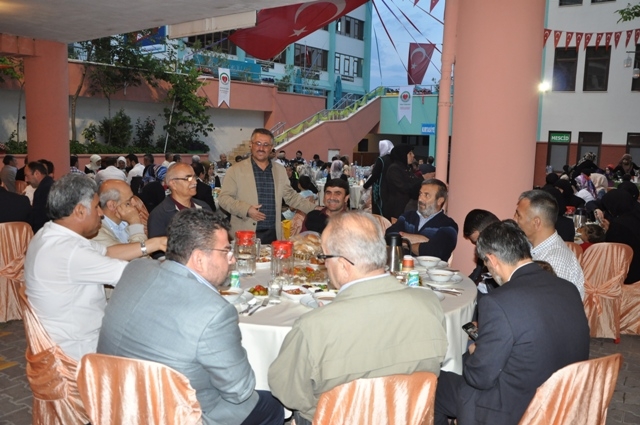 “ÜMMET SOFRASI KARDEŞLİK İFTARIMIZI” YAPTIK-12