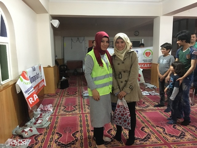 SURİYELİ 100 YETİM ÇOCUK GİYDİRİLDİ.-14