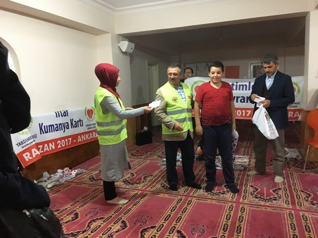 SURİYELİ 100 YETİM ÇOCUK GİYDİRİLDİ.-17