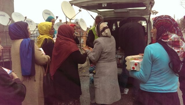 İHTİYAÇ SAHİBİ AFGANLI AİLELERE SÜT VE YUMURTA DAĞITILDI.-3