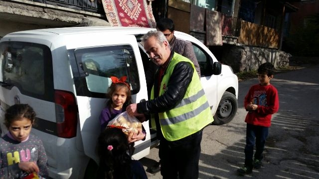 İHTİYAÇ SAHİBİ AİLELERE SOĞAN PATATES DAĞITILDI.-10