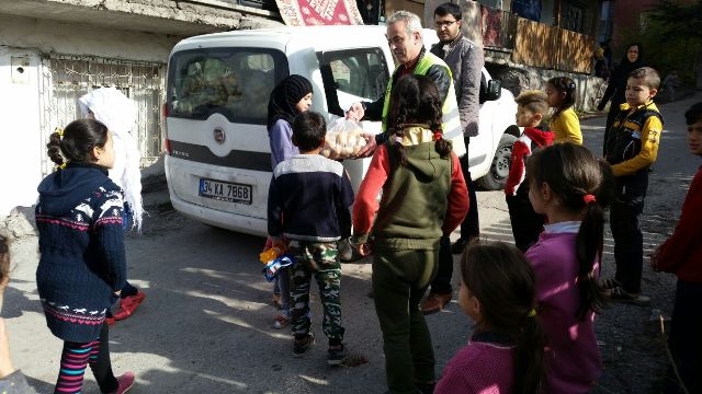 İHTİYAÇ SAHİBİ AİLELERE SOĞAN PATATES DAĞITILDI.-5