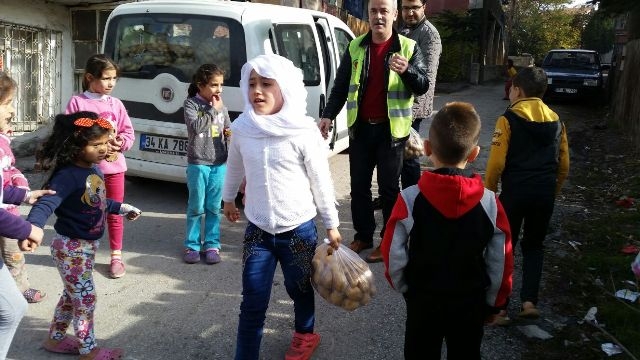 İHTİYAÇ SAHİBİ AİLELERE SOĞAN PATATES DAĞITILDI.-7