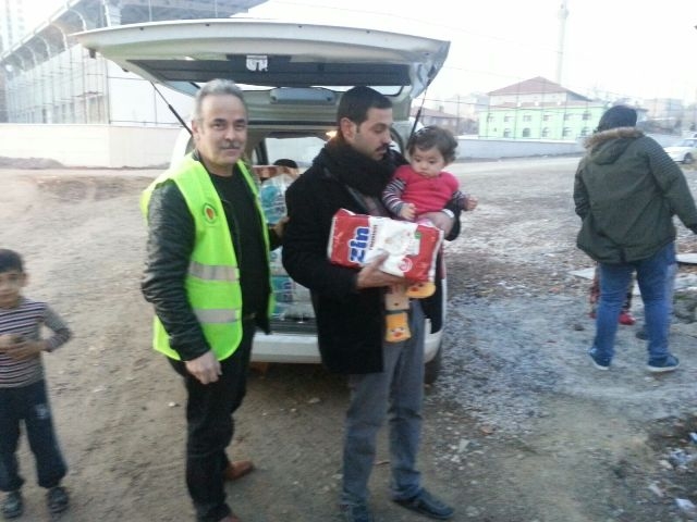 İHTİYAÇ SAHİBİ AİLELERE ÇOCUK BEZİ DAĞITILDI.-7