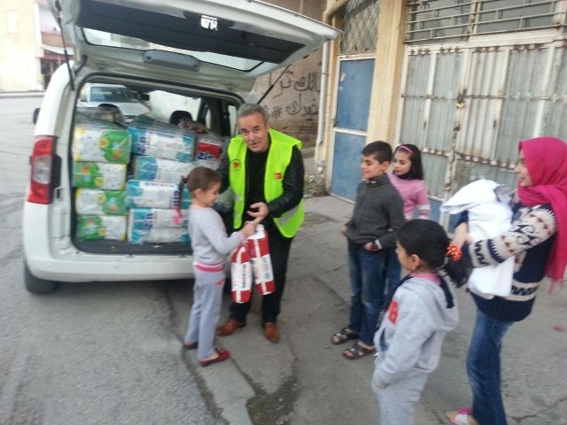 İHTİYAÇ SAHİBİ AİLELERE ÇOCUK BEZİ DAĞITILDI.-8