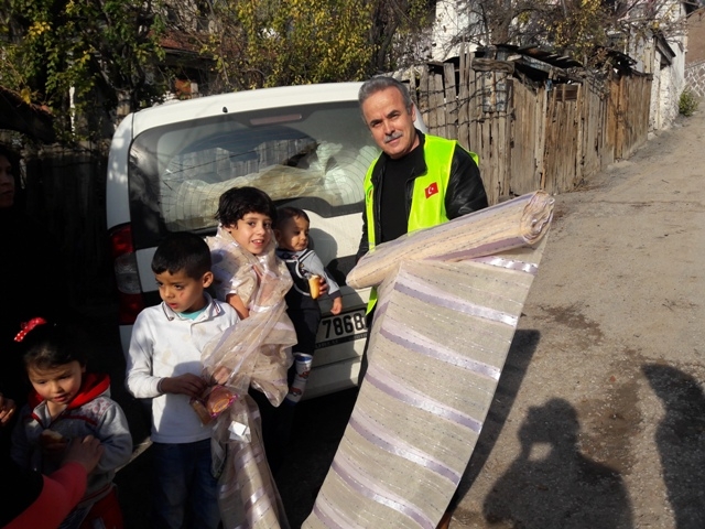 İHTİYAÇ SAHİBİ AİLELERE PERDE DAĞITILDI.-6