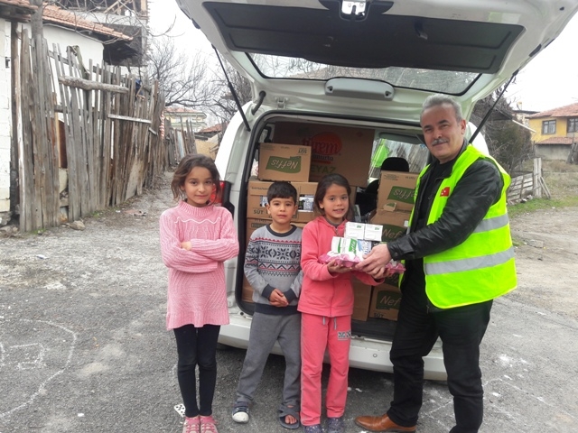 İHTİYAÇ SAHİBİ AİLELERE SÜT VE YUMURTA DAĞITILDI.-6