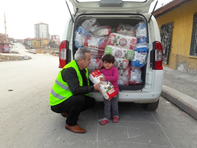 İHTİYAÇ SAHİBİ AİLELERE ÇOCUK BEZİ DAĞITILDI.-5