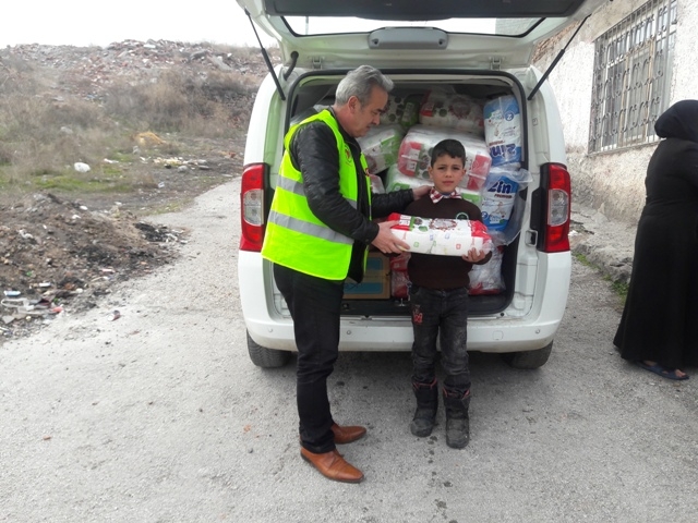 İHTİYAÇ SAHİBİ AİLELERE ÇOCUK BEZİ DAĞITILDI.-8