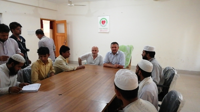 ARAKANLI KARDEŞLERİMİZE 5000 GIDA PAKETİ DAĞITTIK.-16