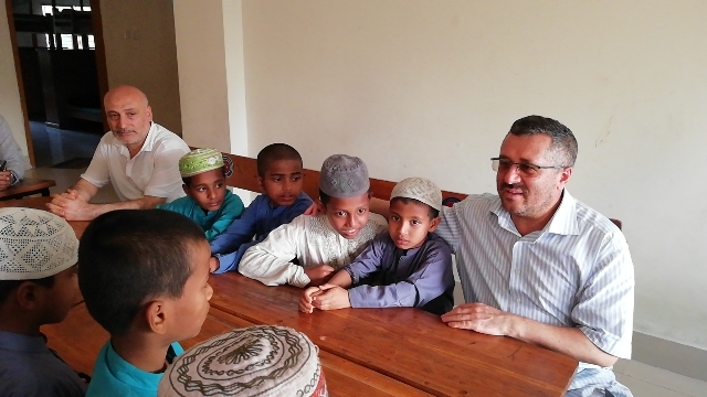 ARAKANLI KARDEŞLERİMİZE 5000 GIDA PAKETİ DAĞITTIK.-17