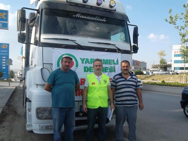 Suriyeli Muhacir Kardeşlerimize İnsani Yardım Tırı Gönderdik-5