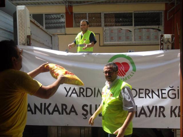 Suriyeli Muhacir Kardeşlerimize İnsani Yardım Tırı Gönderdik-7
