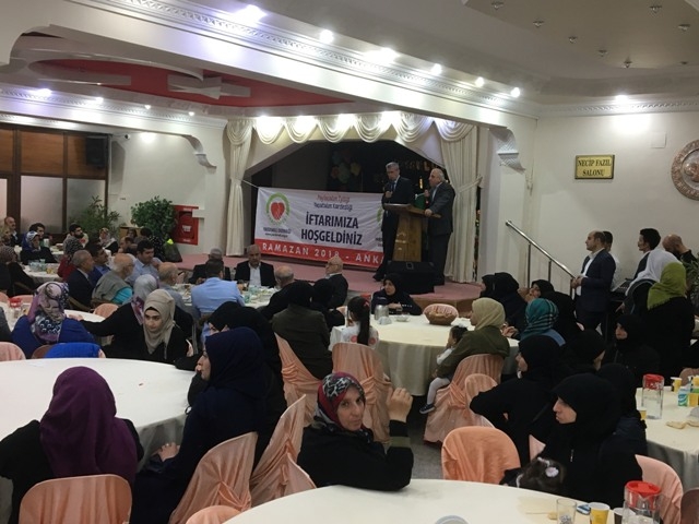 SURİYELİ AİLELERE ÇAĞRI KOLEJİNDE İFTAR VERİLDİ.-2