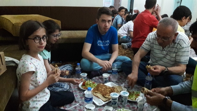 SİTELER ULUBEY ÖNDERDE 250 ÇOCUĞA İFTAR VERİLDİ-2