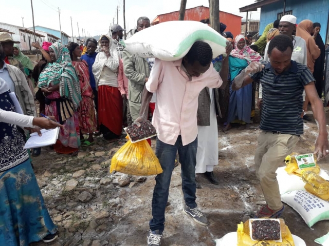 ETİYOPYANIN HARAR BÖLGESİN DE 2000 AİLEYE GIDA YARDIMINDA BULUNULDU.-2
