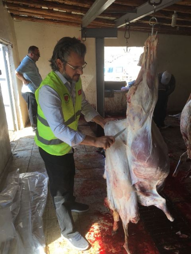 KURBANLAR KESİLEREK İHTİYAÇ SAHİPLERİNE ULAŞTIRILDI.-16