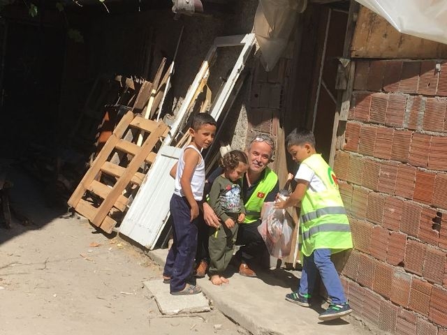 KURBANLAR KESİLEREK İHTİYAÇ SAHİPLERİNE ULAŞTIRILDI.-17