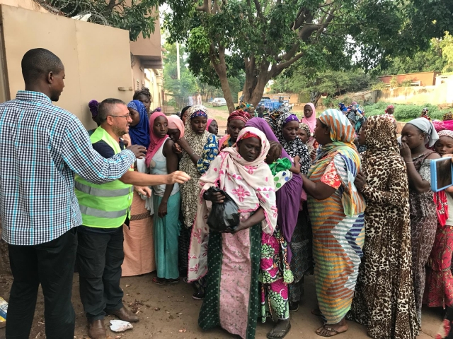 KURBANLAR KESİLEREK İHTİYAÇ SAHİPLERİNE ULAŞTIRILDI.-8