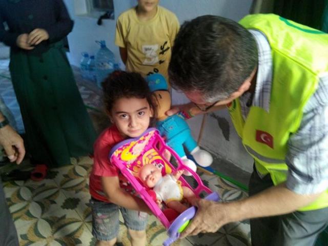 Kilise Gönderdiğimiz İnsanî Yardım Tırının Dağıtımları Başladı-1