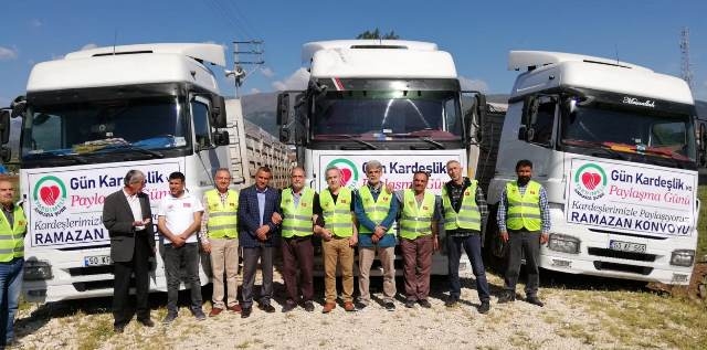 HATAY TEMSİLCİLİĞİMİZE 3 TIR UN GÖNDERİLDİ-1