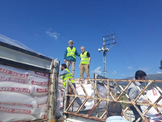 HATAY TEMSİLCİLİĞİMİZE 3 TIR UN GÖNDERİLDİ-13