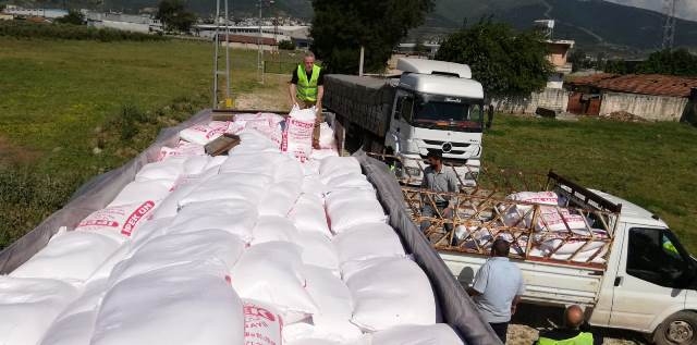 HATAY TEMSİLCİLİĞİMİZE 3 TIR UN GÖNDERİLDİ-4