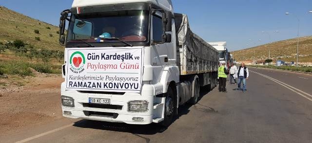 İDLİBE 7 TIR UN GÖNDERDİK-5