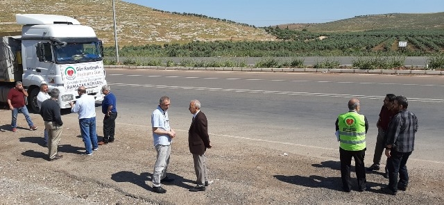 İDLİBE 7 TIR UN GÖNDERDİK-8