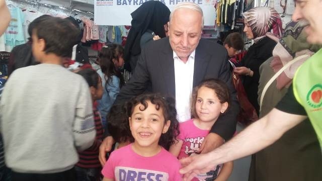 BU RAMAZANDA DA YETİM ÇOCUKLAR GİYDİRİLDİ-3