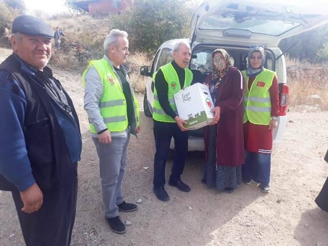ALTINDAĞ İLÇESİNDE GIDA KOLİSİ DAĞITILDI-4