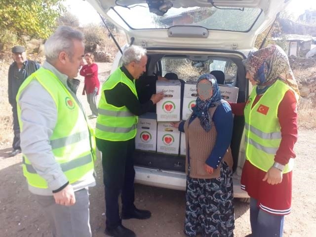 ALTINDAĞ İLÇESİNDE GIDA KOLİSİ DAĞITILDI-5