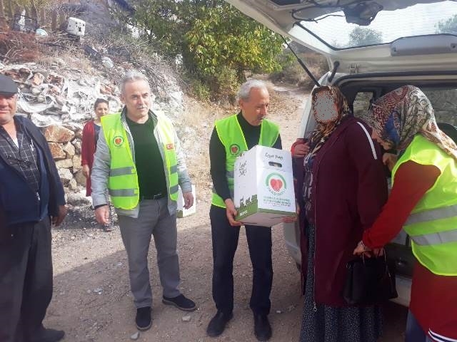 ALTINDAĞ İLÇESİNDE GIDA KOLİSİ DAĞITILDI-7
