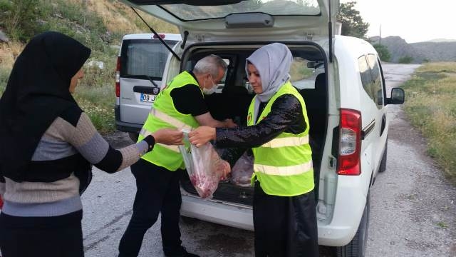 ADAKLAR KESİLEREK İHTİYAÇ SAHİPLERİNE DAĞITILDI-11