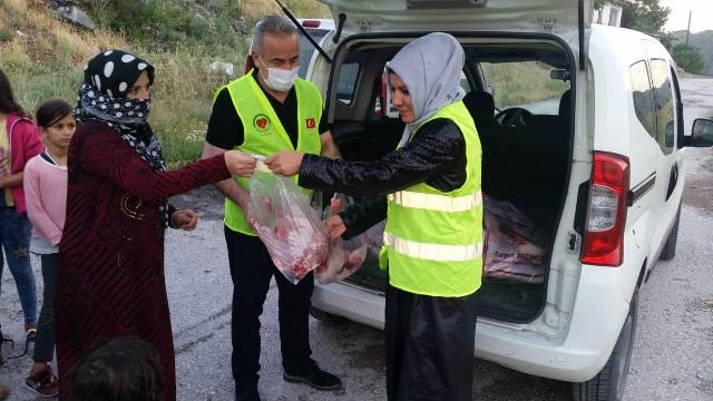 ADAKLAR KESİLEREK İHTİYAÇ SAHİPLERİNE DAĞITILDI-14