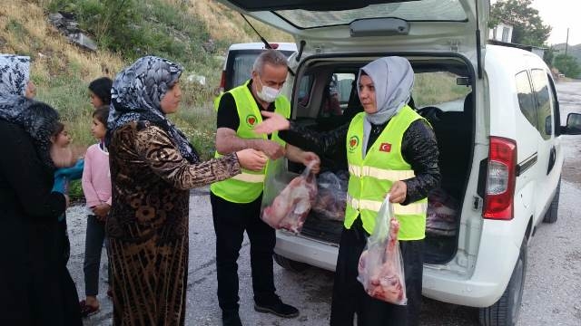 ADAKLAR KESİLEREK İHTİYAÇ SAHİPLERİNE DAĞITILDI-15