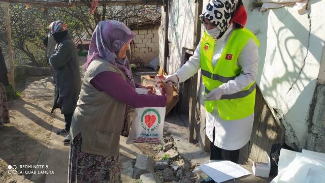 İHTİYAÇ SAHİPLERİNE ALIŞVERİŞ KARTI DAĞITILDI-3