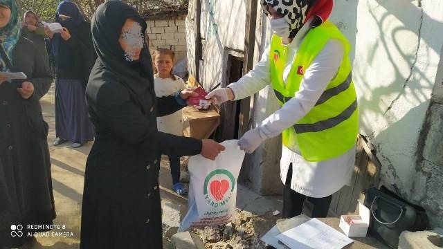 İHTİYAÇ SAHİPLERİNE ALIŞVERİŞ KARTI DAĞITILDI-7