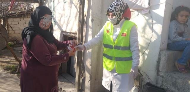 İHTİYAÇ SAHİPLERİNE ALIŞVERİŞ KARTI DAĞITILDI-8