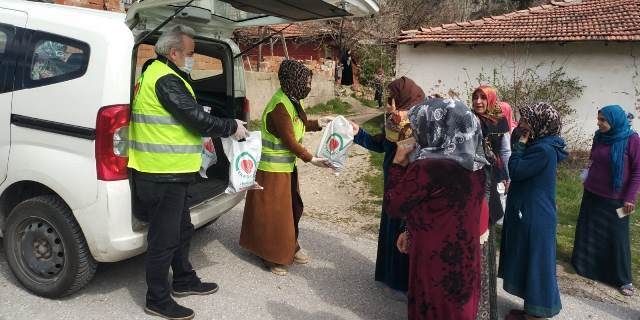 ALTINDAĞ İLÇESİNDE İHTİYAÇ SAHİPLERİNE ZEYTİN DAĞITILDI-11