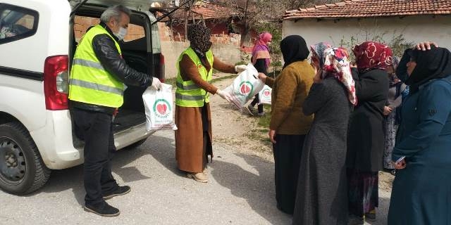 ALTINDAĞ İLÇESİNDE İHTİYAÇ SAHİPLERİNE ZEYTİN DAĞITILDI-13