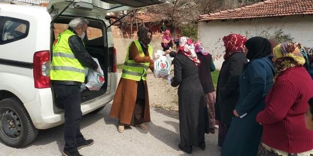 ALTINDAĞ İLÇESİNDE İHTİYAÇ SAHİPLERİNE ZEYTİN DAĞITILDI-14