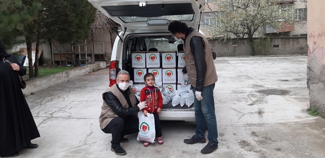 ALTINDAĞ İLÇESİNDE İHTİYAÇ SAHİPLERİNE ZEYTİN DAĞITILDI-3