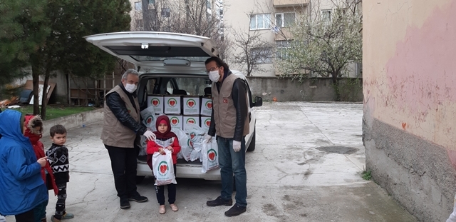 ALTINDAĞ İLÇESİNDE İHTİYAÇ SAHİPLERİNE ZEYTİN DAĞITILDI-7