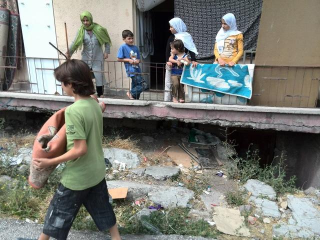 Yardımeli veren el ile alan el arasında hayır köprüsü oluyor...-10