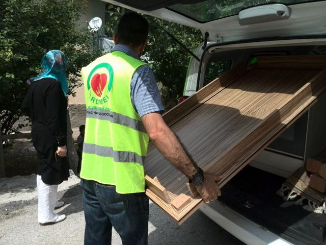 Yardımeli veren el ile alan el arasında hayır köprüsü oluyor...-2