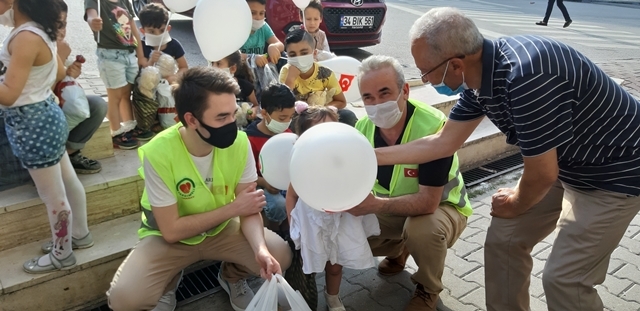 BU SENEDE YETİMLERE BAYRAMLIKLARI ALINDI-10