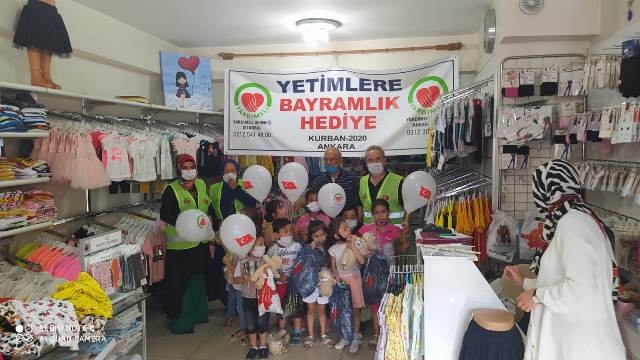 BU SENEDE YETİMLERE BAYRAMLIKLARI ALINDI-11